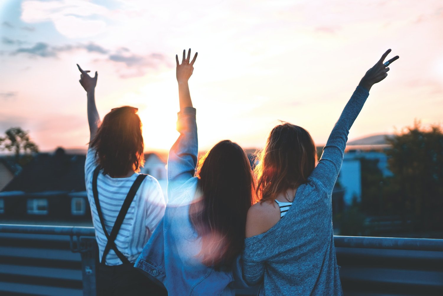 Featured image for article: How To Create Healthy Friendships And Meet New People by Jeremiah Krakowski