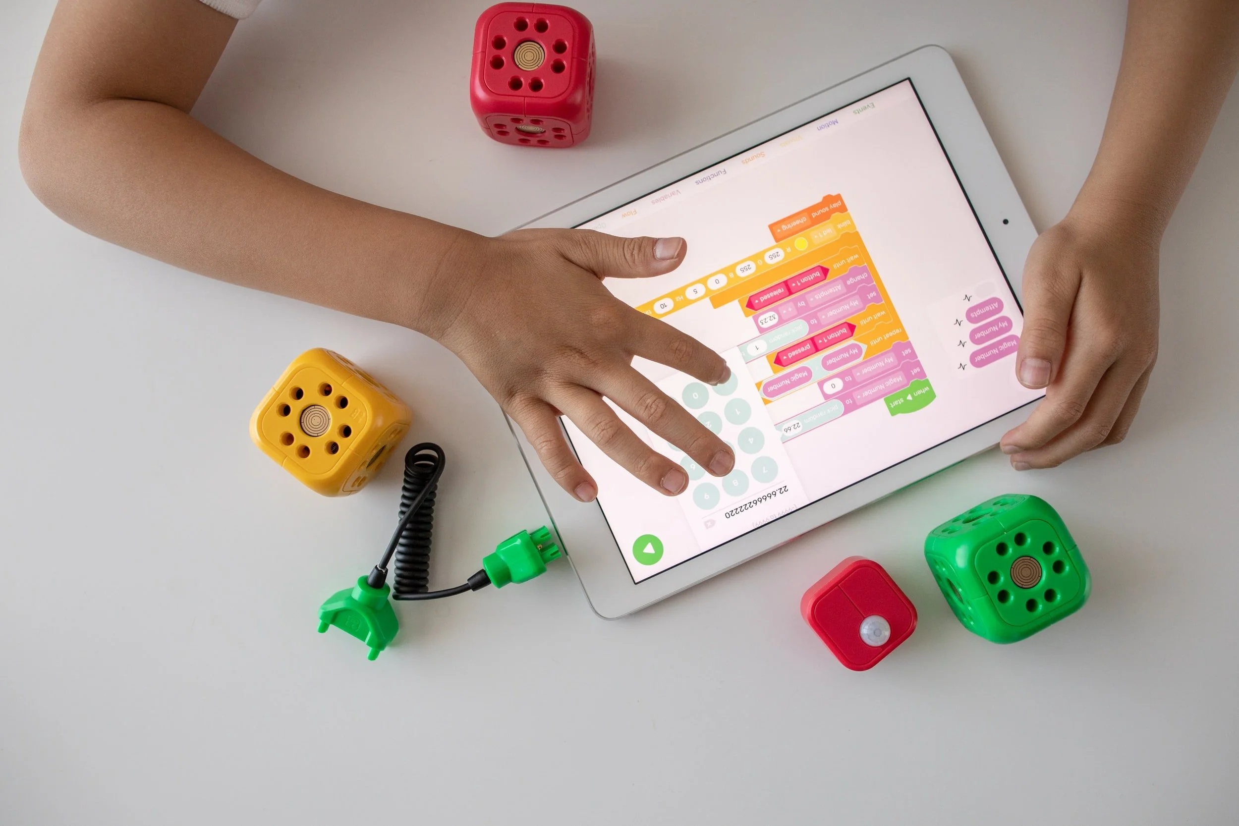 Featured image for article: Start Your Kids and Teens With Computer Programming by Jeremiah Krakowski